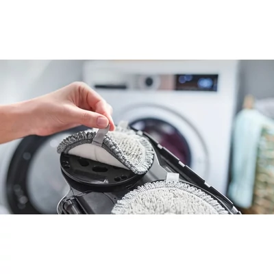Bosch BCS71HYG1 Unlimited 7 ProHygienic Aqua vezeték nélküli porszívó ,18 V / 3 Ah Li-Ion akku ,40 perc működési idő ,HEPA szűrő